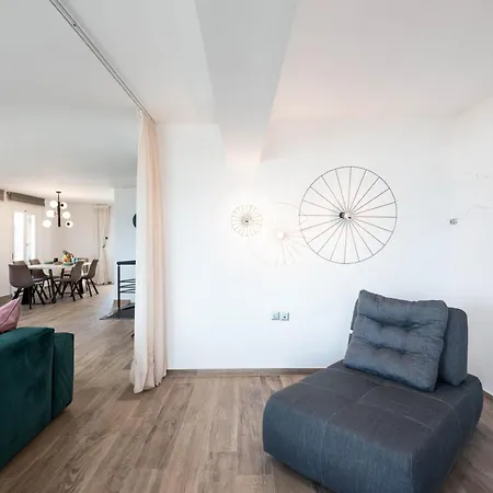 Zeus3 Front Appartment, 2 Bedroom Sea View Apartment